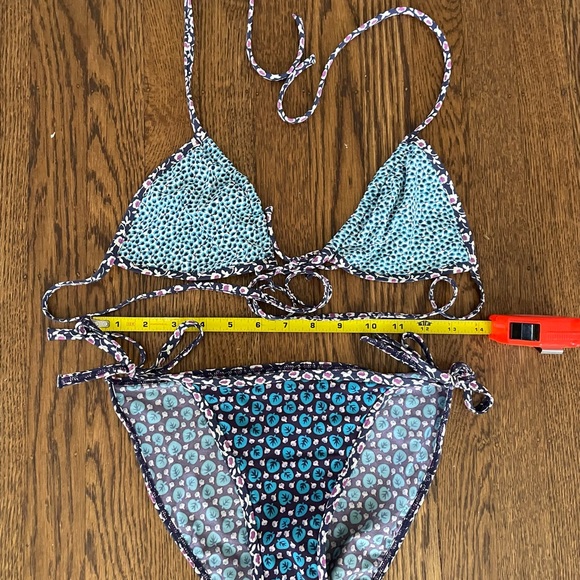 EUC!  bikini BOTTOM . Perfect for summer or w a rash guard - Picture 1 of 5